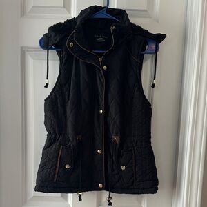 Love Tree Women's Black Quilted Vest with Brown Accents